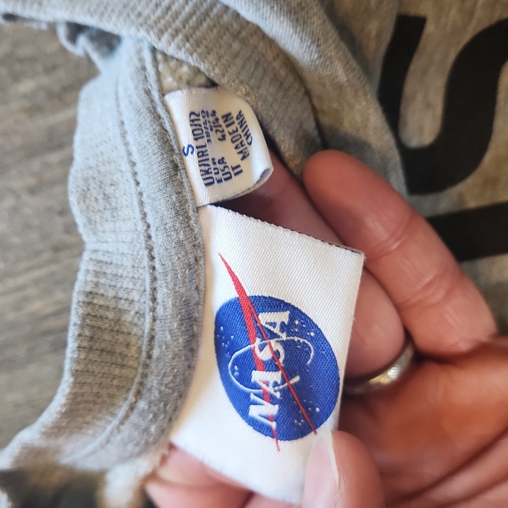 Primark Gray NASA  Crewneck Sweatshirt Juniors size Small EUC - Picture 4 of 5